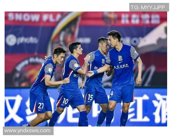 上海海港鏖战赛场展现豪强气势誓要捍卫主场荣耀迎接强敌挑战